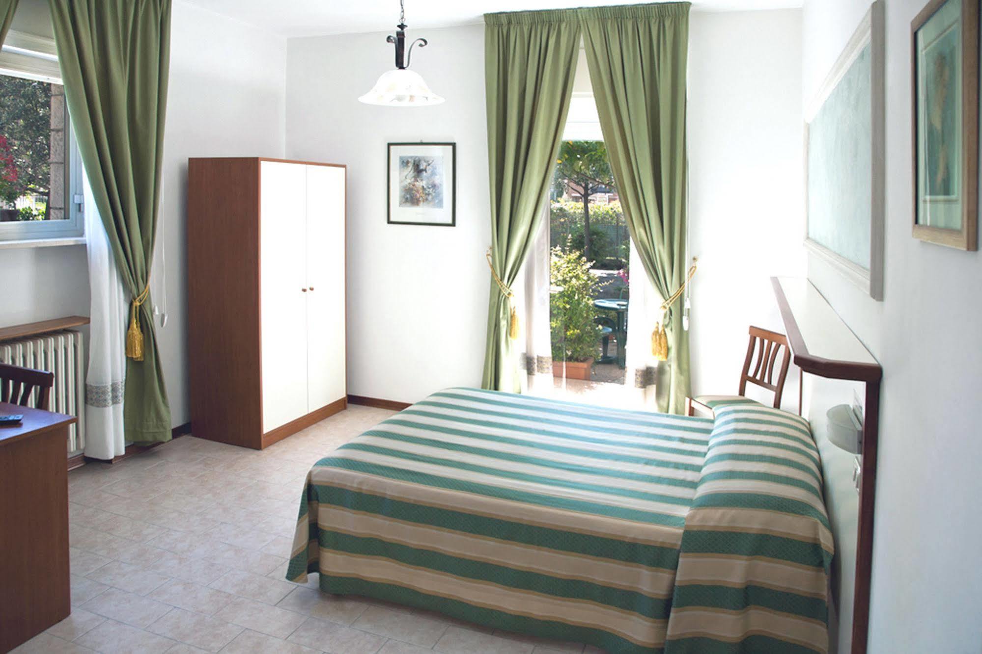 Hotel Vignola Assisi Kültér fotó