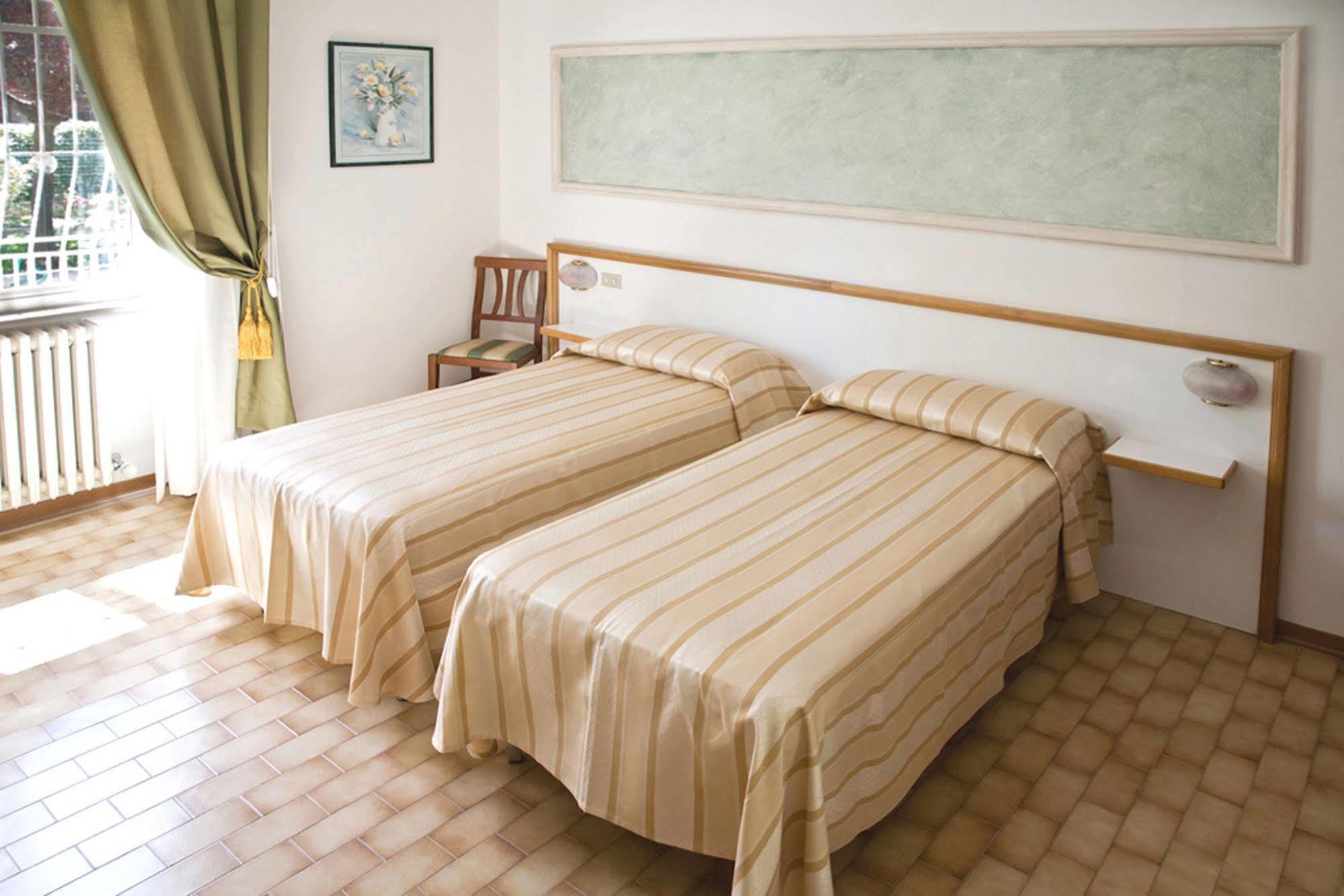 Hotel Vignola Assisi Kültér fotó