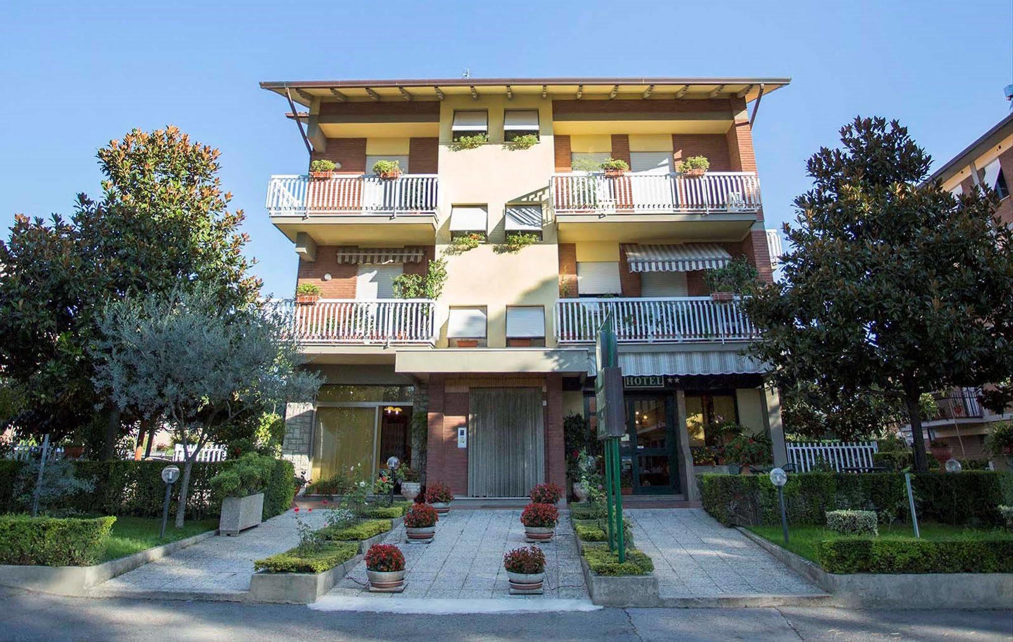 Hotel Vignola Assisi Kültér fotó