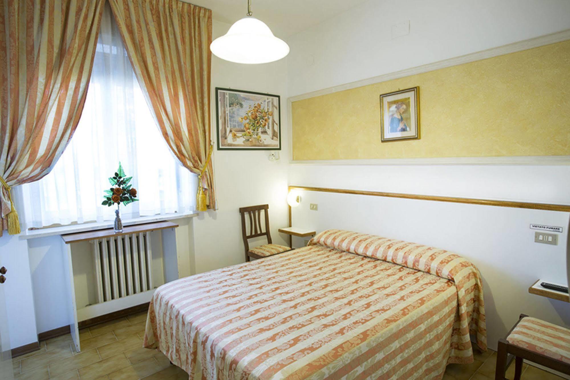 Hotel Vignola Assisi Kültér fotó