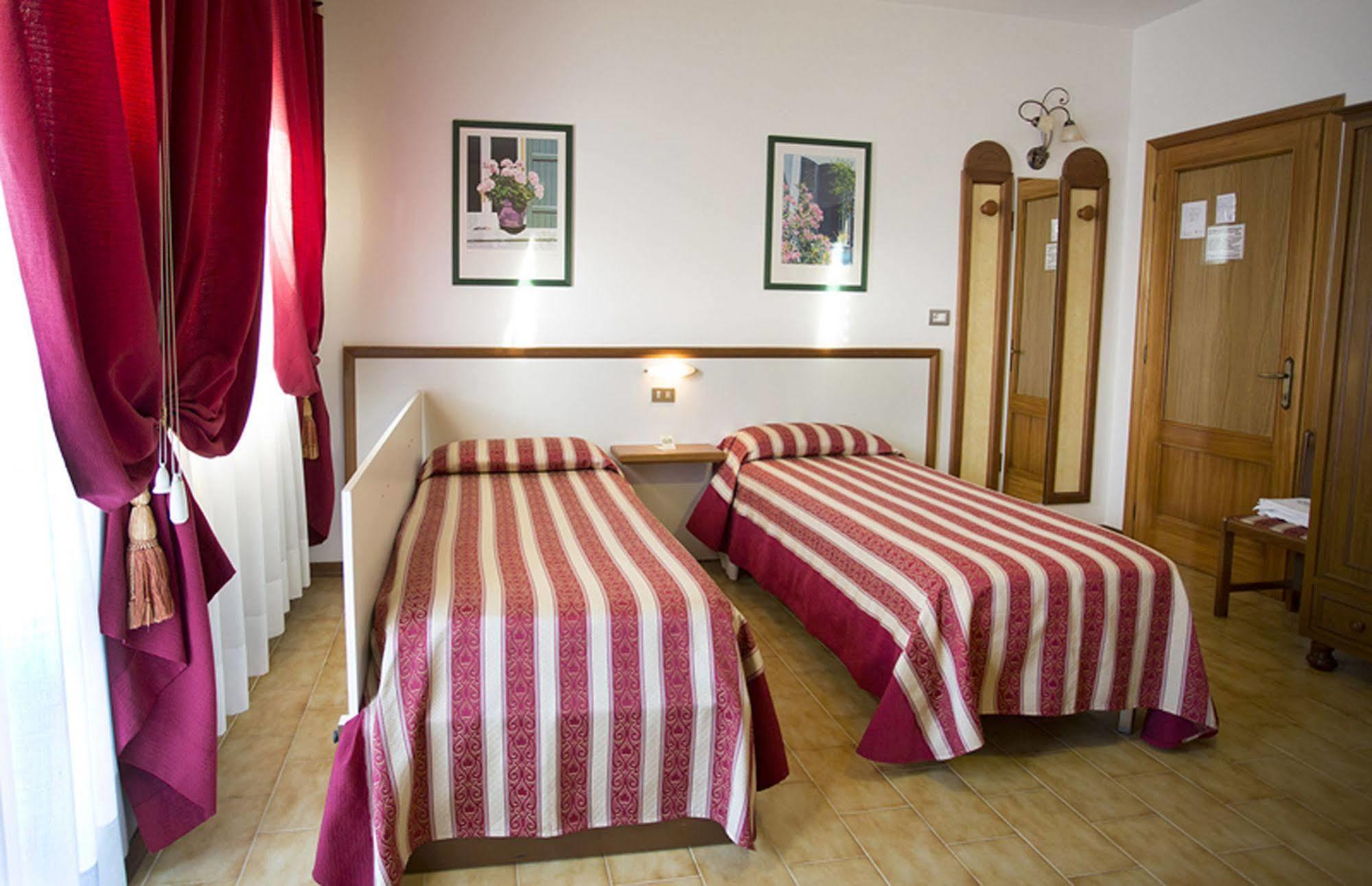 Hotel Vignola Assisi Kültér fotó