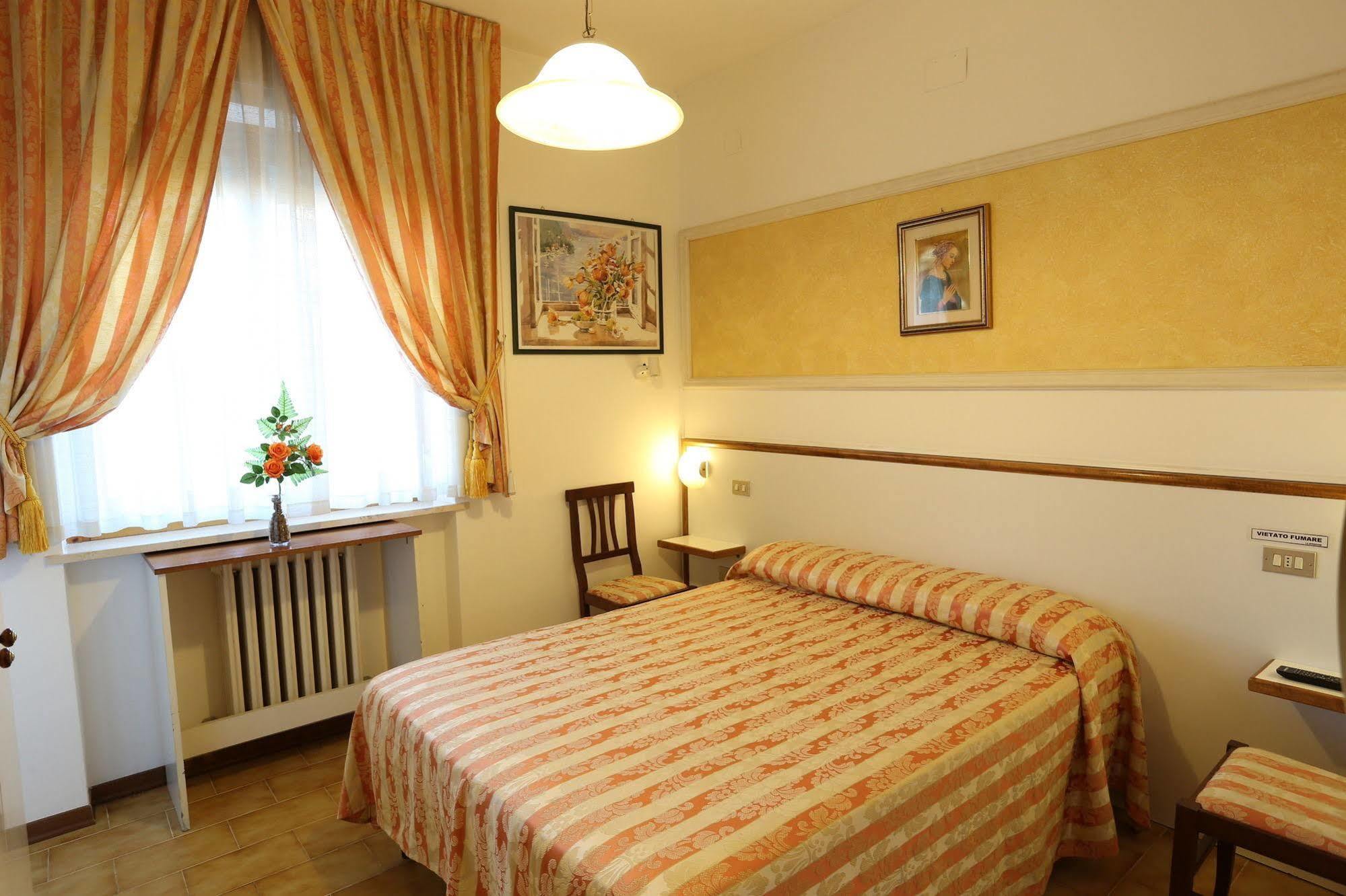 Hotel Vignola Assisi Kültér fotó