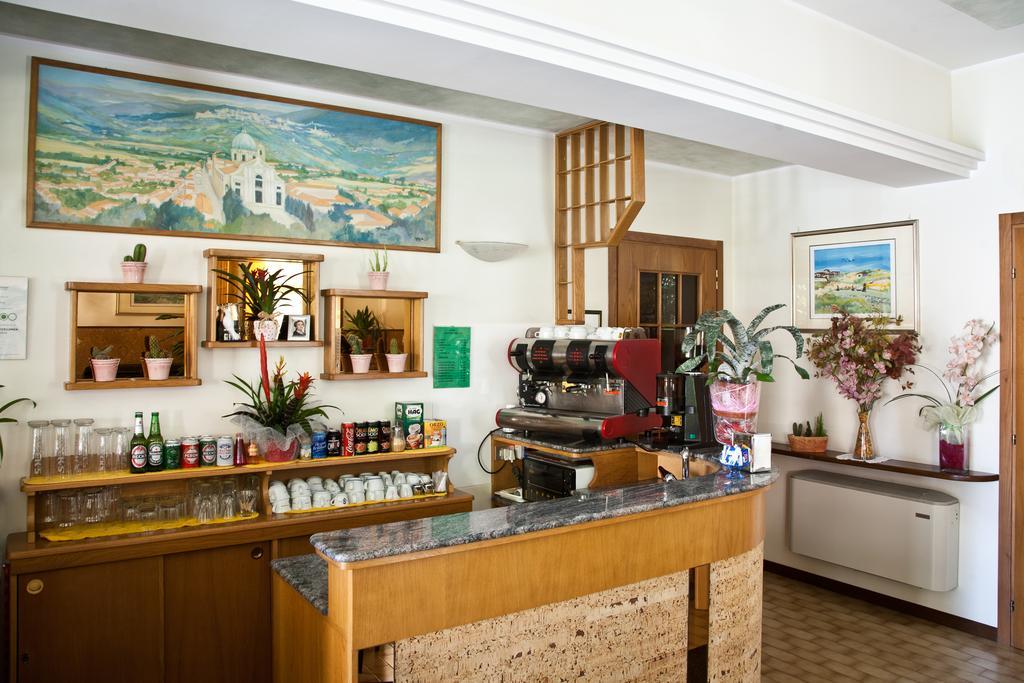 Hotel Vignola Assisi Kültér fotó