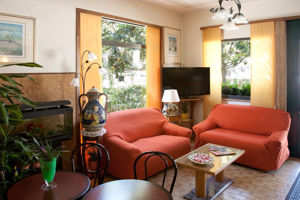 Hotel Vignola Assisi Kültér fotó